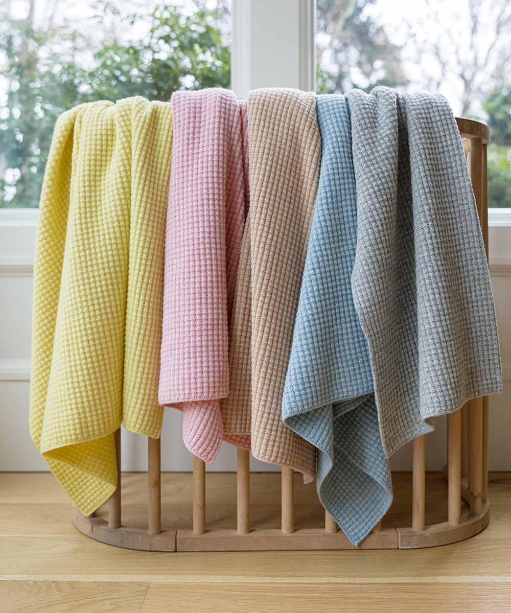 AU Baby merino Popcorn blankets – natural fibers, gentle on sensitive skin.