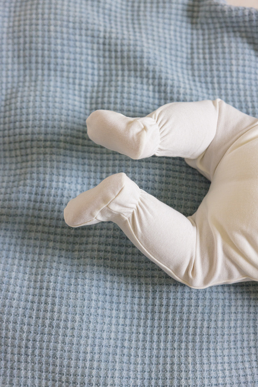 The Popcorn Blanket - Sky Blue – Popcorn heirloom merino baby blanket, breathable, naturally plant-dyed, safe for eczema and sensitive skin, FSA/HSA eligible, luxury newborn gift