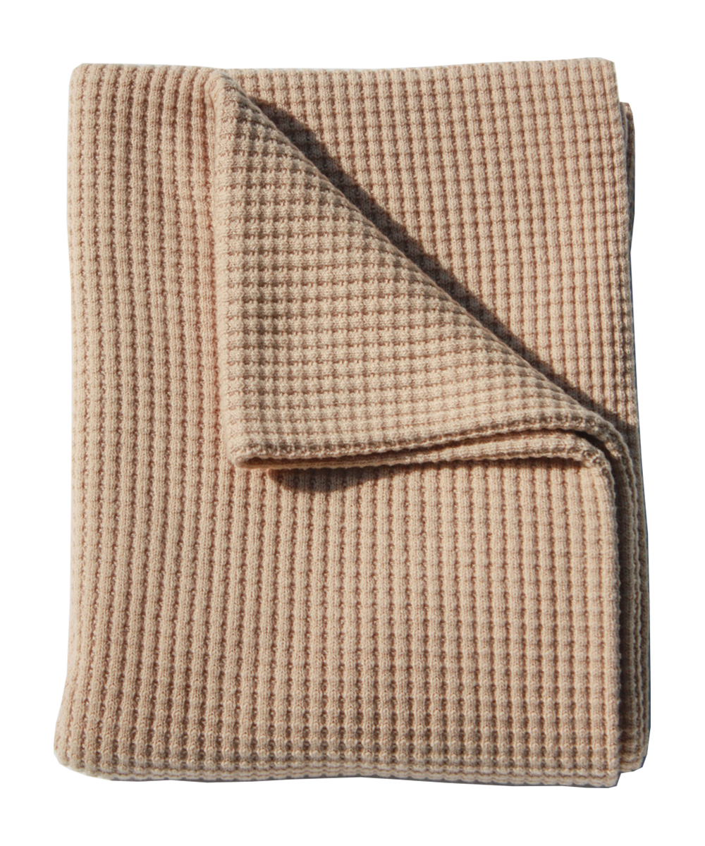 AU Baby adult-size blanket in Henna, a warm earthy neutral, knitted from 100% certified organic merino wool and plant-dyed in Italy. Free from synthetics and microplastics, gentle for sensitive skin