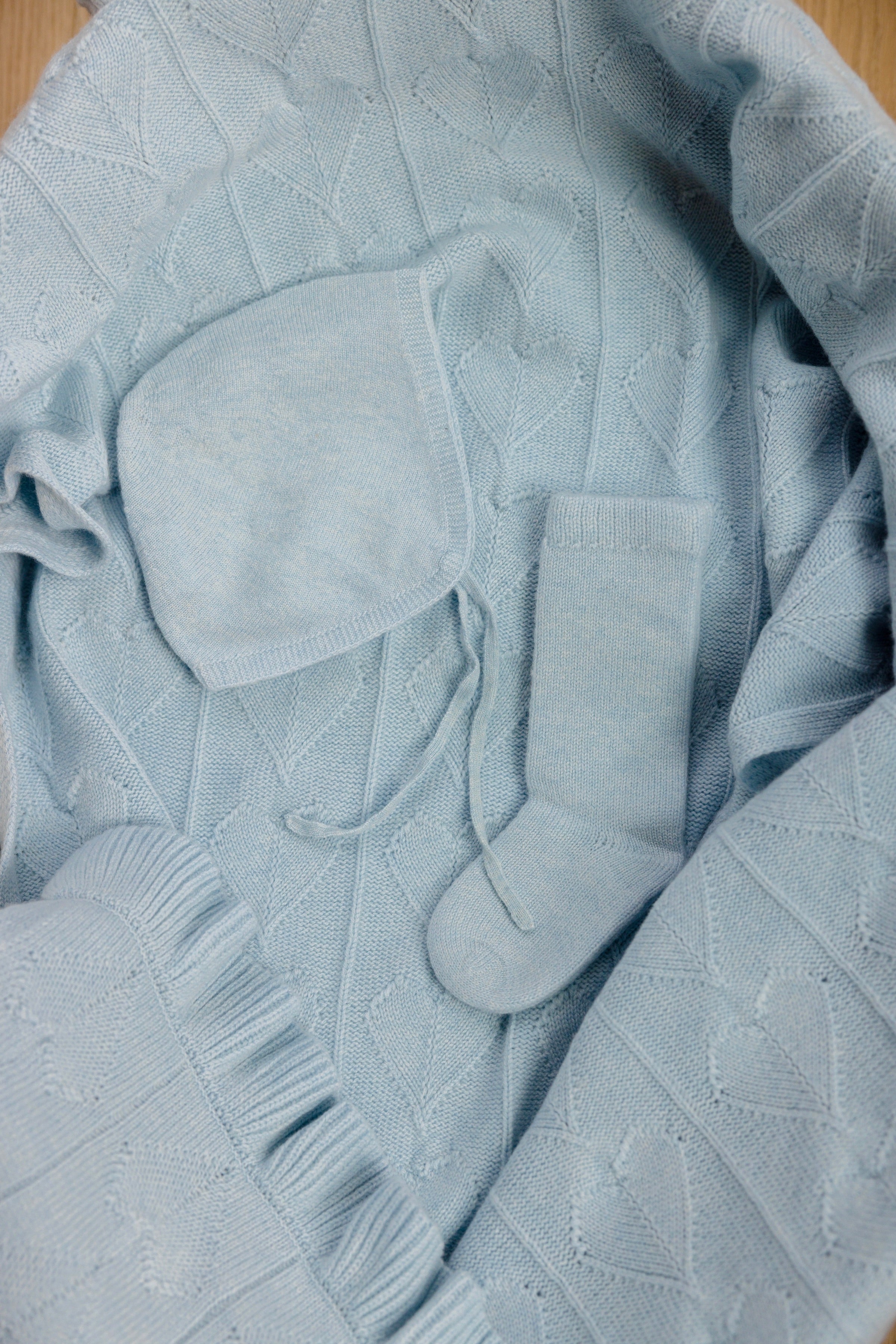 Cashmere Cloud Baby Blanket Gift Set - Hydrangea Blue – organic cashmere baby blanket, GOTS certified, luxury newborn boy gift, gentle on sensitive skin, safe for eczema